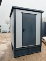 Conteneur sanitaire 2×2 m avec douche et réservoir
